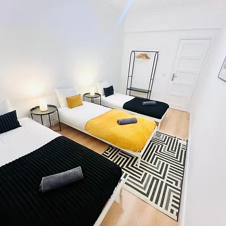 Rooms, Ideal Location For Tourists Хостел Лиссабон