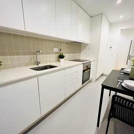 Rooms, Ideal Location For Tourists Хостел Лиссабон