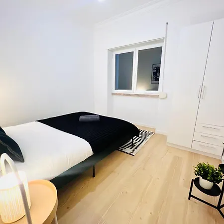 Rooms, Ideal Location For Tourists * Lissabon