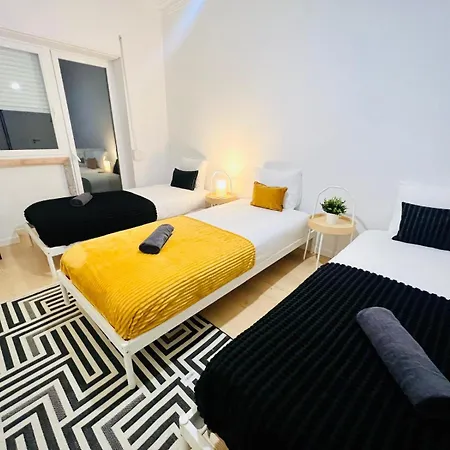 Hostel Rooms, Ideal Location For Tourists