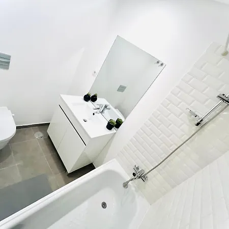 Rooms, Ideal Location For Tourists ホステル リスボン