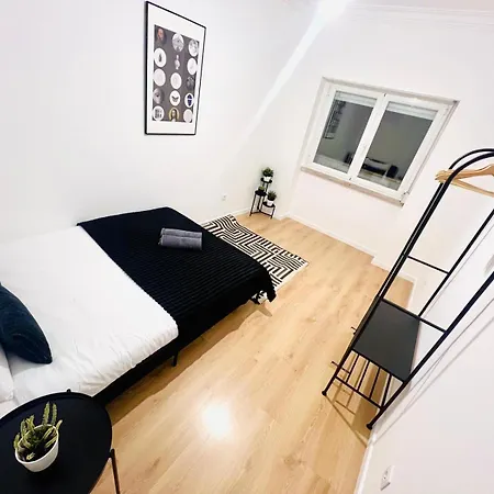 Rooms, Ideal Location For Tourists Lisbona