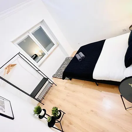 Rooms, Ideal Location For Tourists * Lisbona