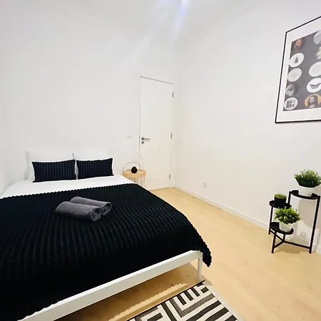 Rooms, Ideal Location For Tourists