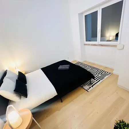 Rooms, Ideal Location For Tourists Lisbona