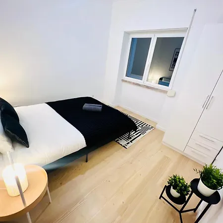 Rooms, Ideal Location For Tourists Lisbona