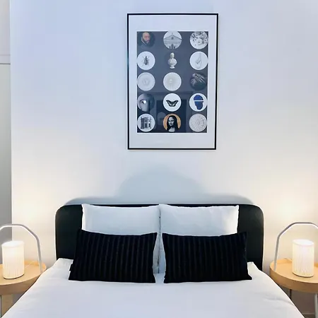 Rooms, Ideal Location For Tourists