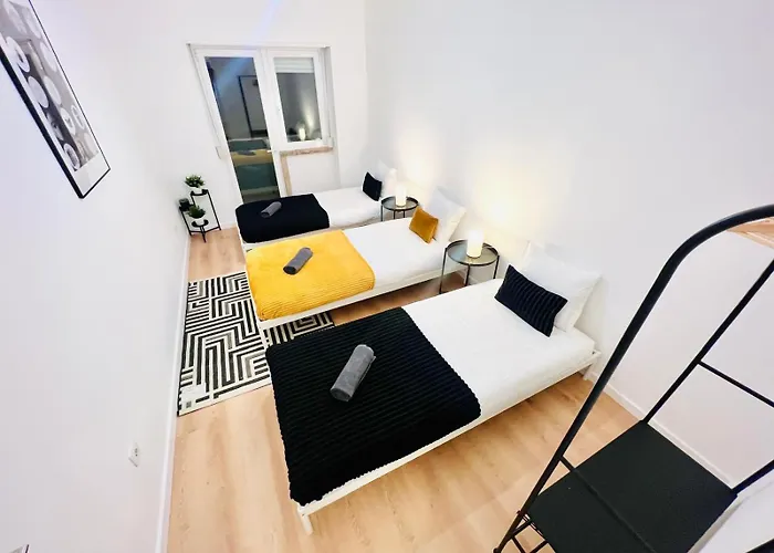 Hostel Rooms, Ideal Location For Tourists