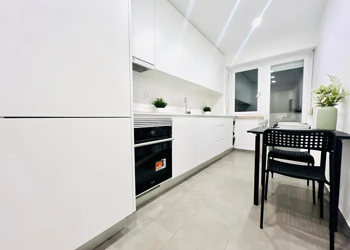 Hostel Rooms, Ideal Location For Tourists