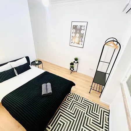 Rooms, Ideal Location For Tourists *