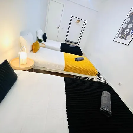 Hostel Rooms, Ideal Location For Tourists *