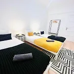 Rooms, Ideal Location For Tourists Hostel