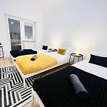 Rooms, Ideal Location For Tourists * Lisbon