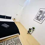 Rooms, Ideal Location For Tourists Hostel