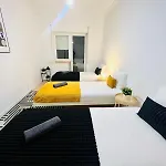 Hostel Rooms, Ideal Location For Tourists *