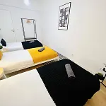 Hostel Rooms, Ideal Location For Tourists *